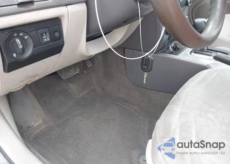 2010 Ford Fusion Se z USA, uszkodzony, nr VIN 3FAHP0HAXAR402448